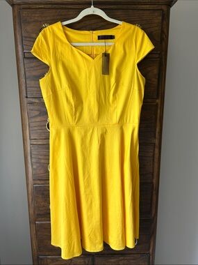 NWT Dress tells Yellow V-Neck Fit & Flare Midi Dress, Size XL